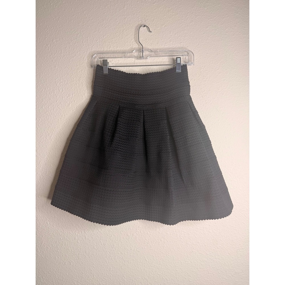 Anthropologie Girls From Savoy Skirt XS Black Matelasse Pleated Skater Zip Mini